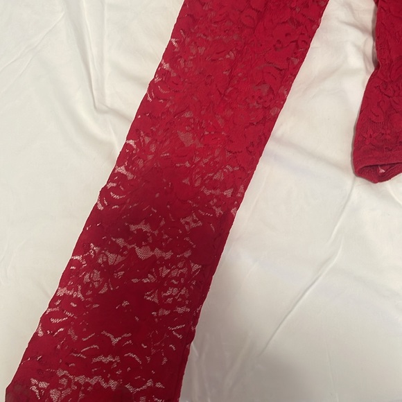 Red guess body suite - Picture 3 of 8